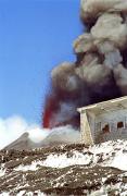 Mount Etna volcano 2000, Eruption, From Etna to Stromboli